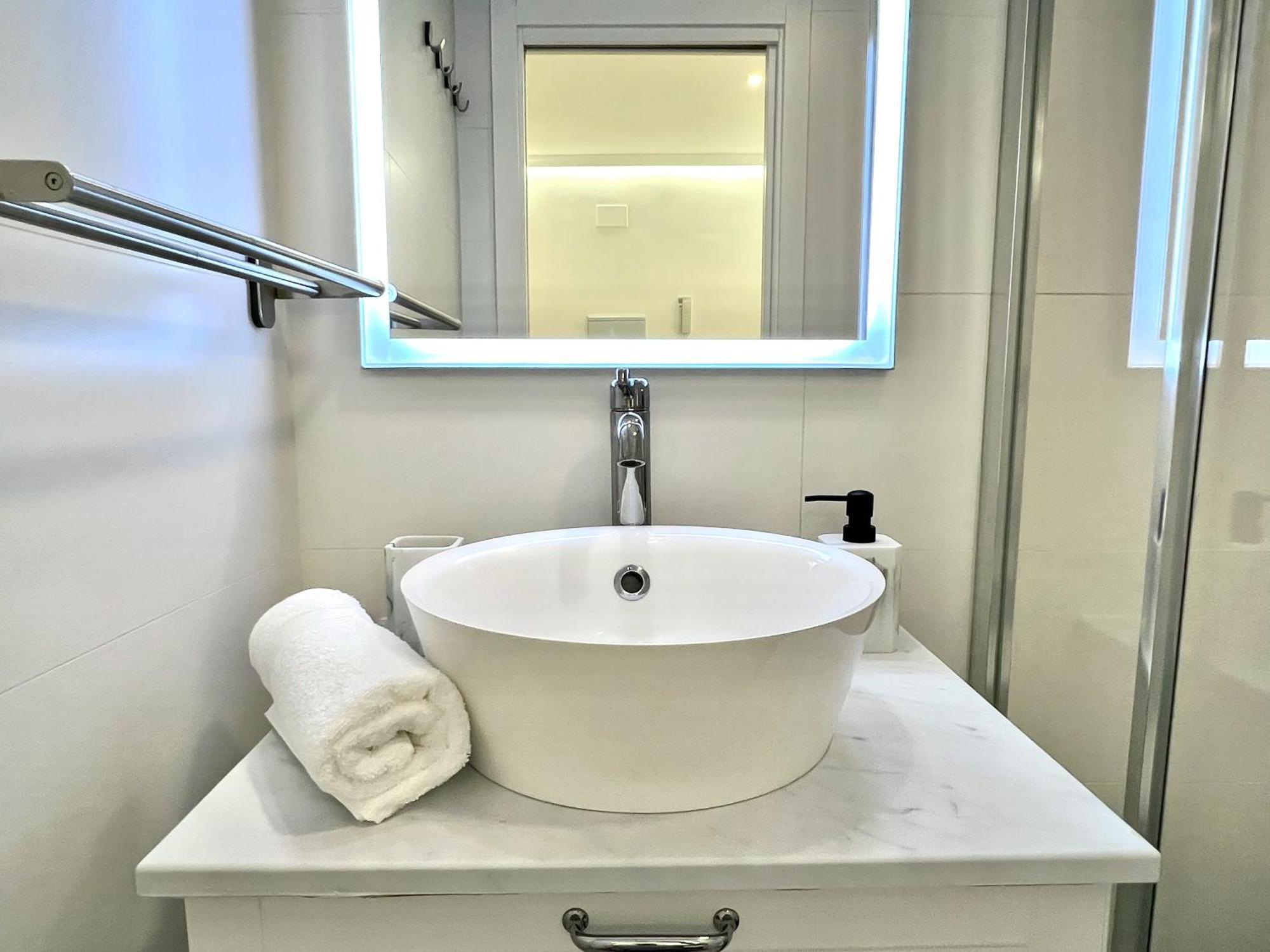 Apartment In The Heart Of Madrid-Piso En Malasana 外观 照片